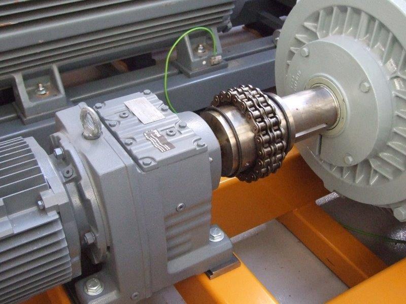 Frequency changer for induction motor efficiency measurements